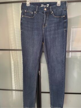 Seven7 brand Tummyless High Rise Skinny Jeans in a women's size 8